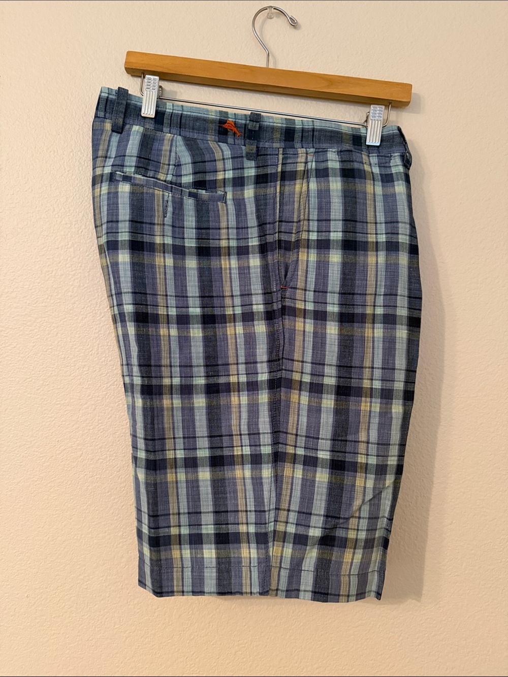 Tommy Bahama Blue and Gray Plaid Flat Front Shorts 36